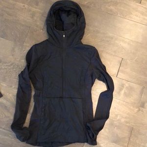 Lululemon insulated pullover black size 6